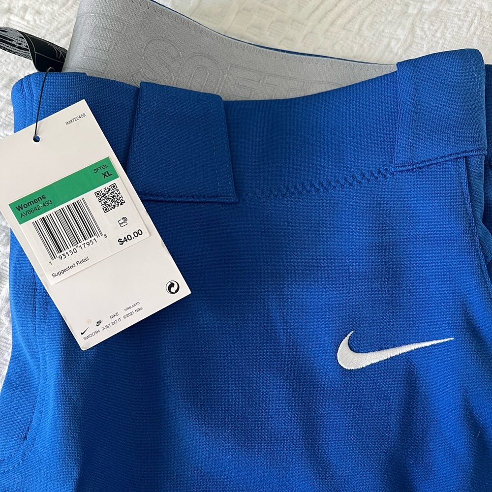BNWT Nike Softball